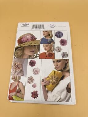 Vogue V9098 Mary Jo Hiney Fabric Flowers Clutch Purse Pattern Uncut OOP